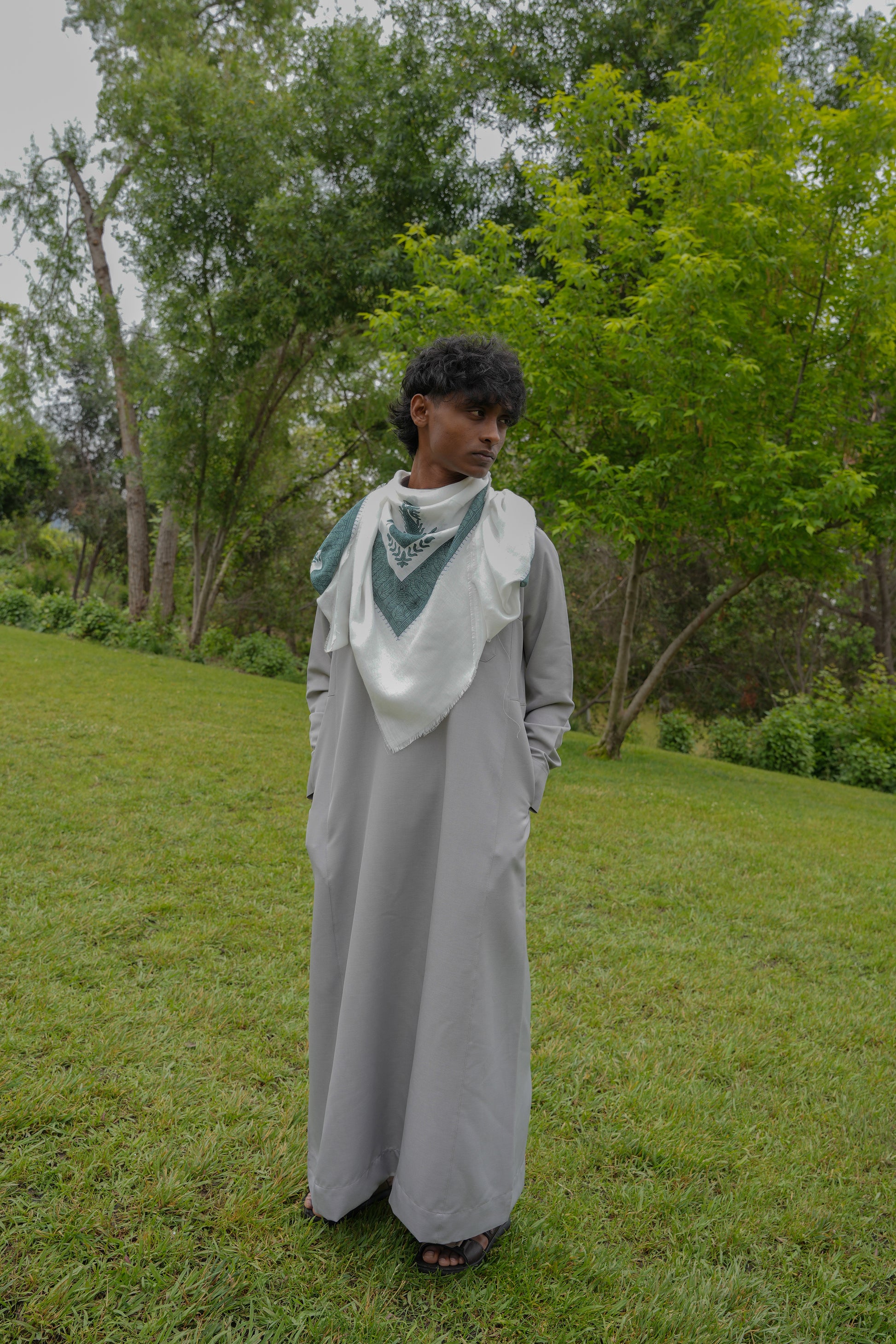 Muslim Men's grey thobe Saudi Style Jubba