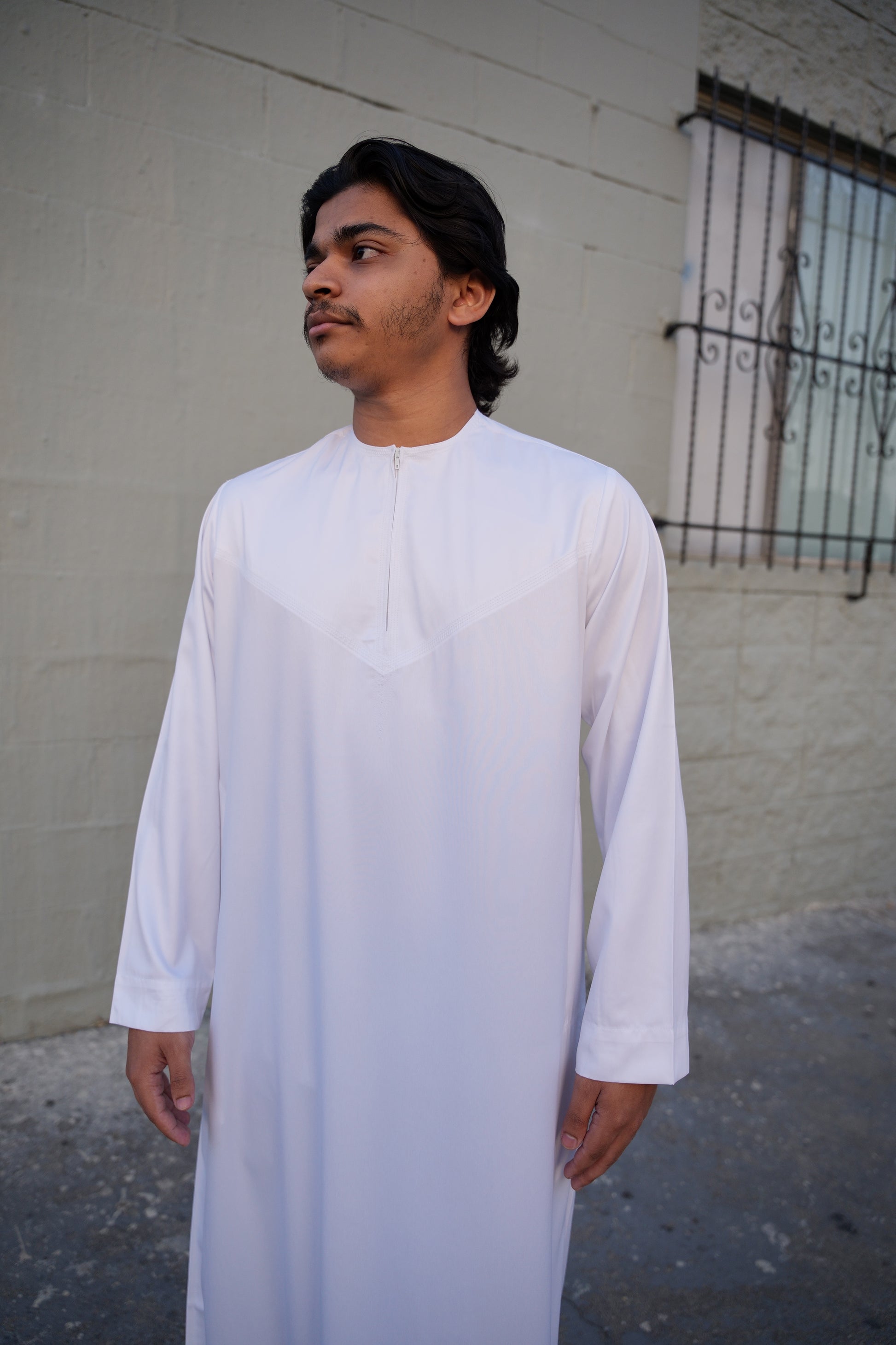 Emirati White thobe for men. Muslim clothing